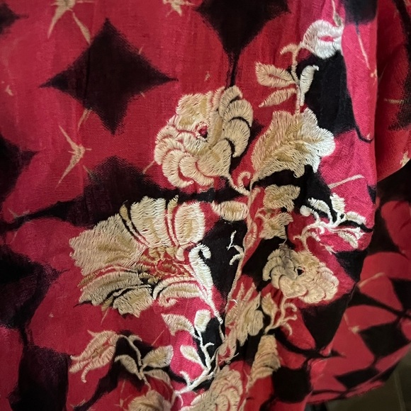 Sundance Pink and Black Geometric Long Sleeve Blouse - Picture 4 of 6